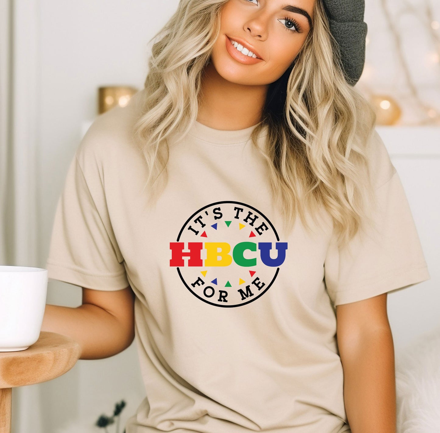 a woman wearing a t - shirt that says it's the hbcu