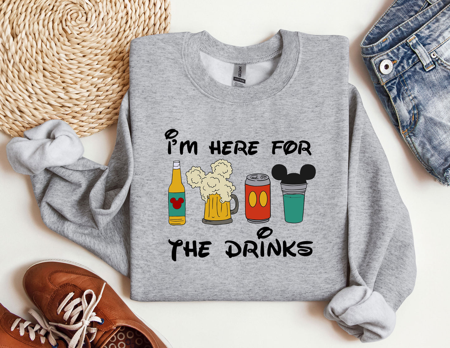 a sweatshirt that says i'm here for the drinks