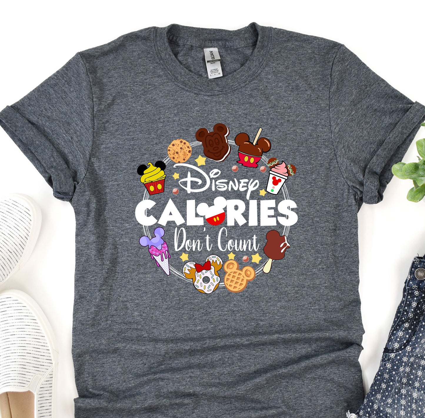 a t - shirt that says disney calories don't count