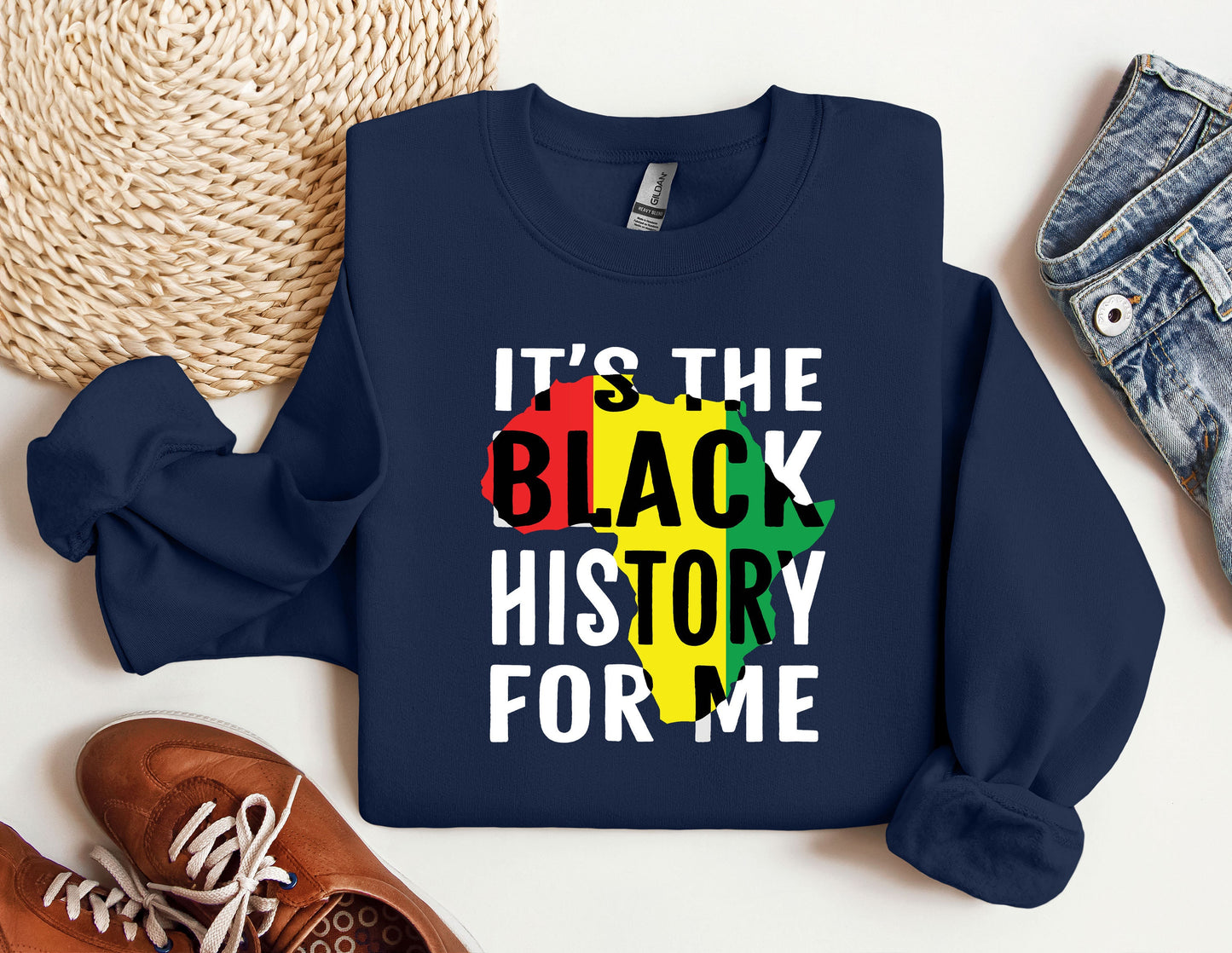 a sweatshirt that says it's the black history for me