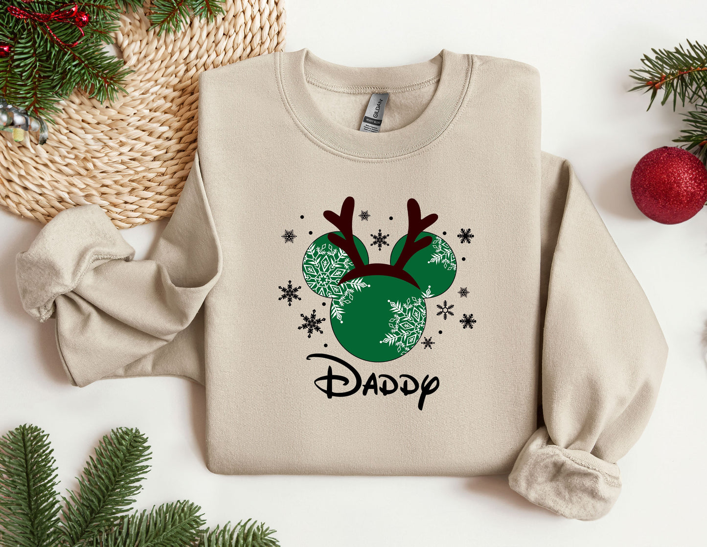 Christmas Mommy and Daddy Sweatshirt, Trendy Sweatshirt, Disneyland Sweatshirt, Oversized Sweatshirt, Christmas Sweatshirt, Christmas Gift