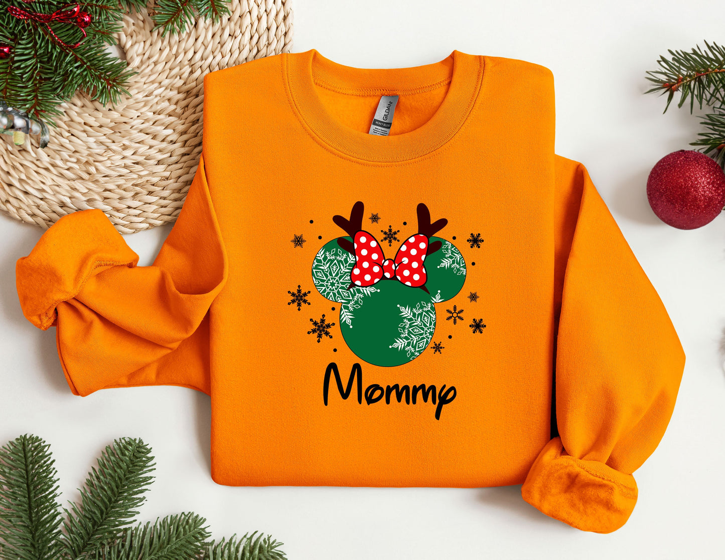 Christmas Mommy and Daddy Sweatshirt, Trendy Sweatshirt, Disneyland Sweatshirt, Oversized Sweatshirt, Christmas Sweatshirt, Christmas Gift