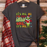 a t - shirt that says it's me, i'm the men