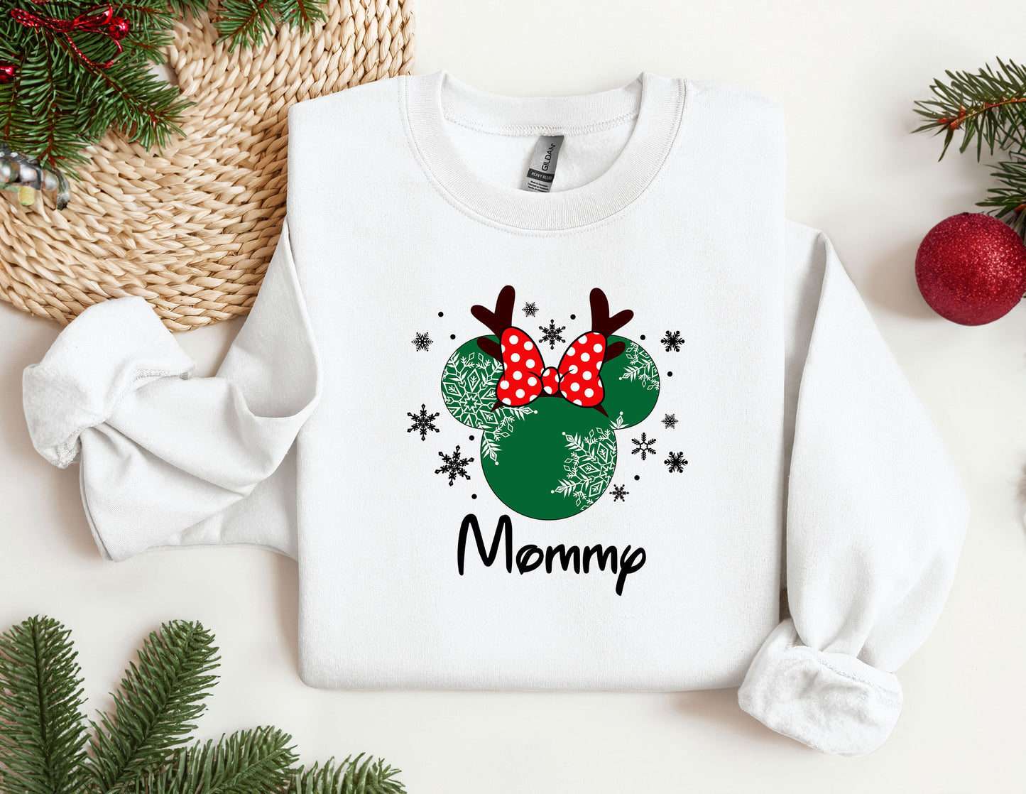 Christmas Mommy and Daddy Sweatshirt, Trendy Sweatshirt, Disneyland Sweatshirt, Oversized Sweatshirt, Christmas Sweatshirt, Christmas Gift