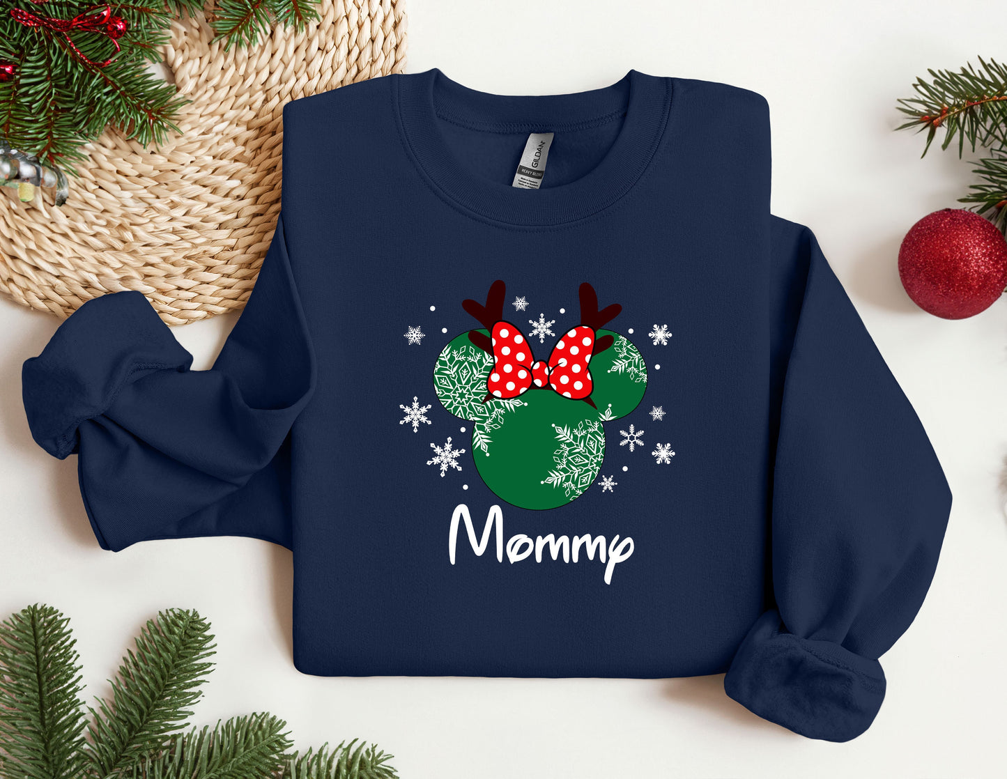 Christmas Mommy and Daddy Sweatshirt, Trendy Sweatshirt, Disneyland Sweatshirt, Oversized Sweatshirt, Christmas Sweatshirt, Christmas Gift