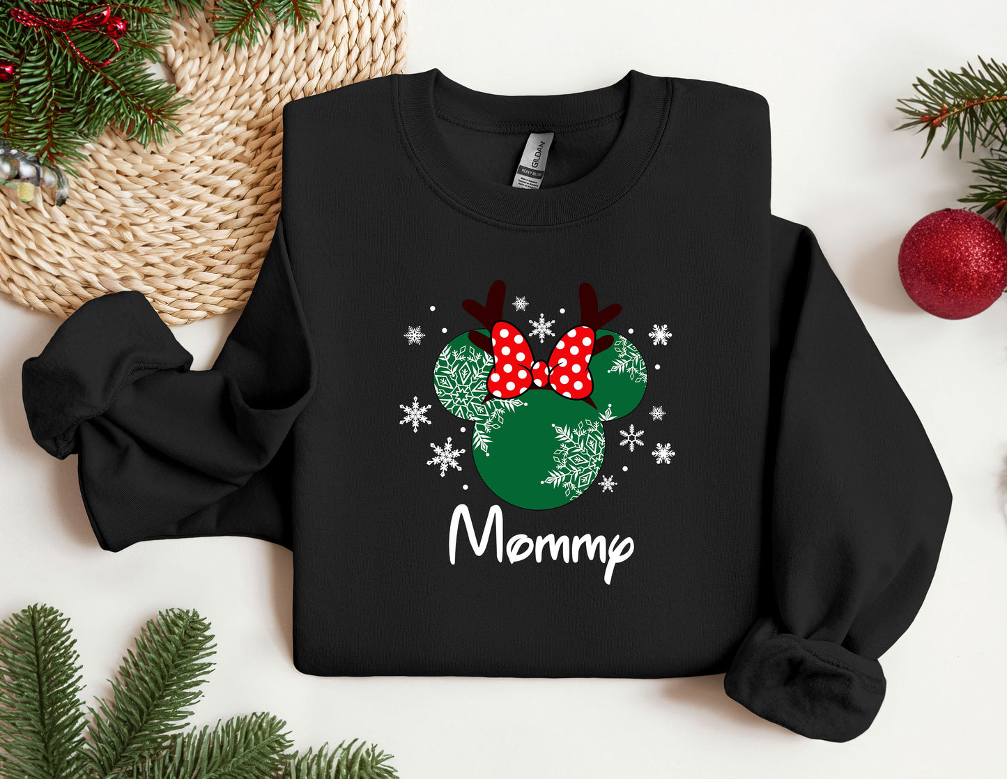 Christmas Mommy and Daddy Sweatshirt, Trendy Sweatshirt, Disneyland Sweatshirt, Oversized Sweatshirt, Christmas Sweatshirt, Christmas Gift