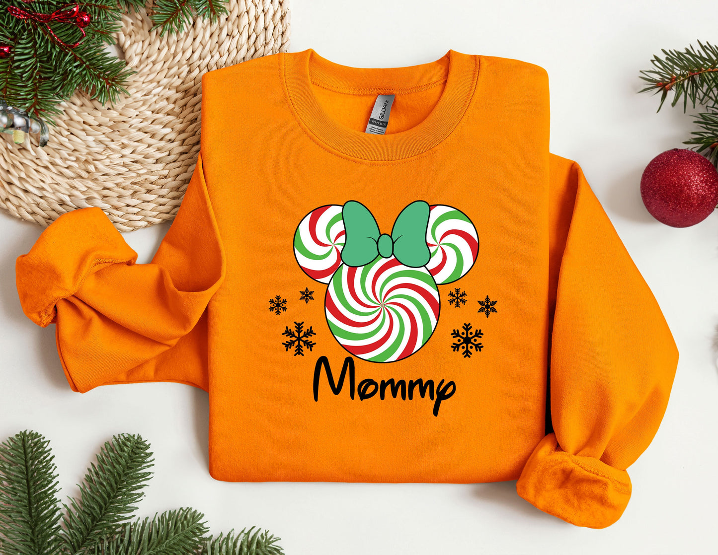 Christmas Mommy and Daddy Sweatshirt, Trendy Sweatshirt, Disneyland Sweatshirt, Oversized Sweatshirt, Christmas Sweatshirt, Christmas Gift