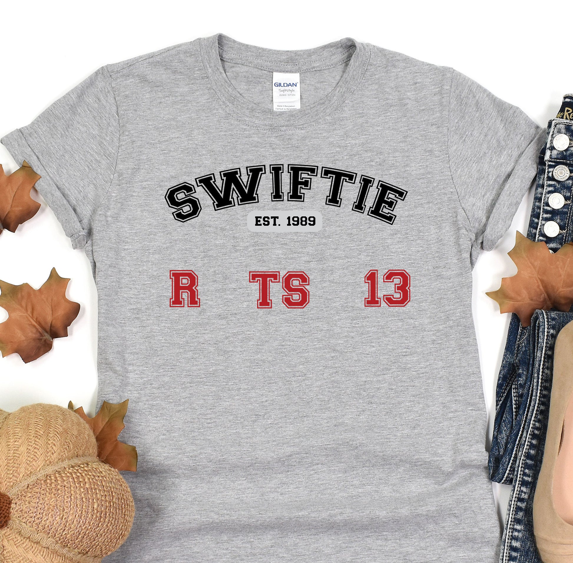 a t - shirt that says swiffie est 1989 on it