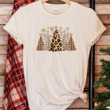 a t - shirt with a picture of a giraffe on it