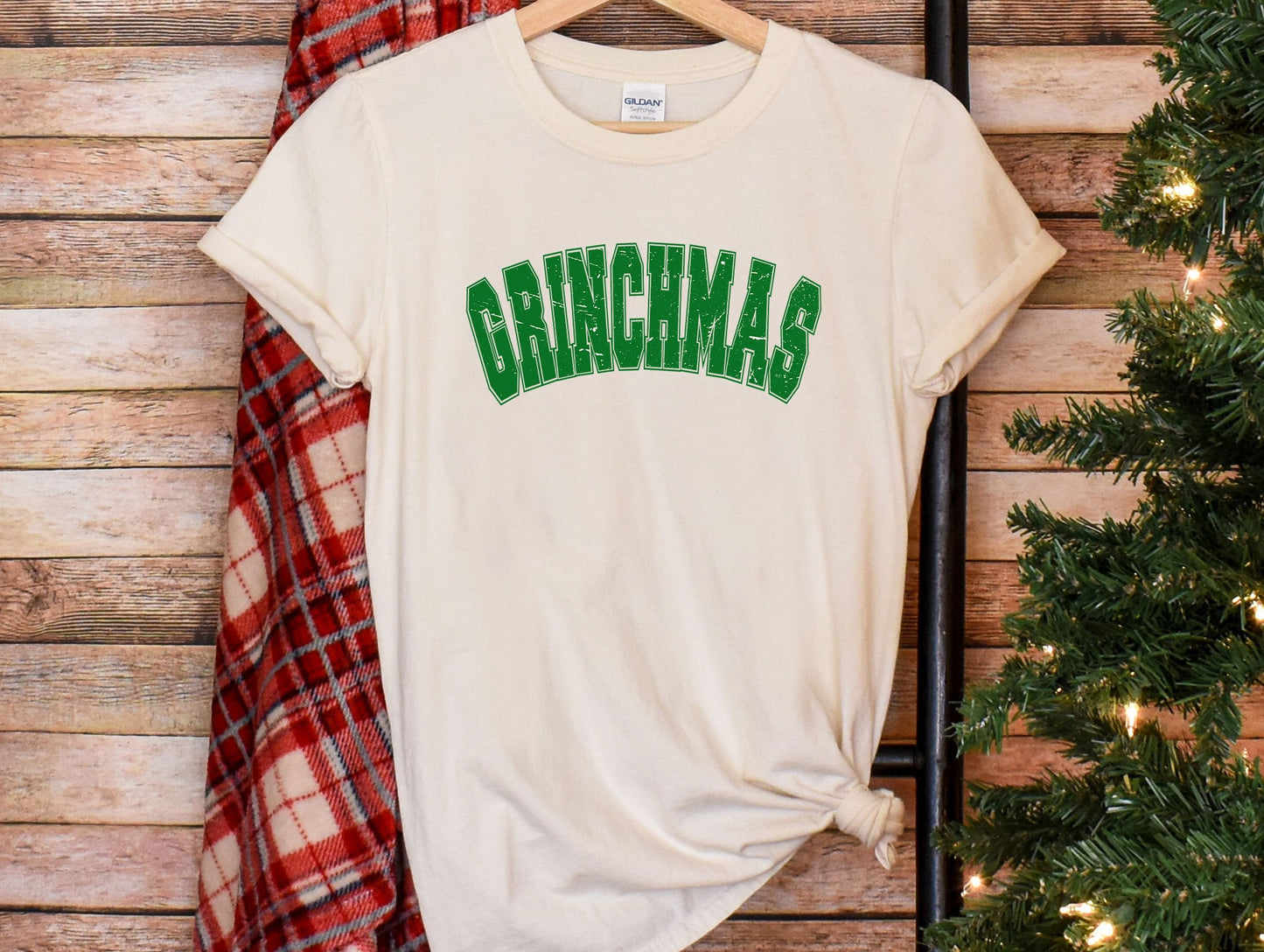 a t - shirt with the word grinnas printed on it