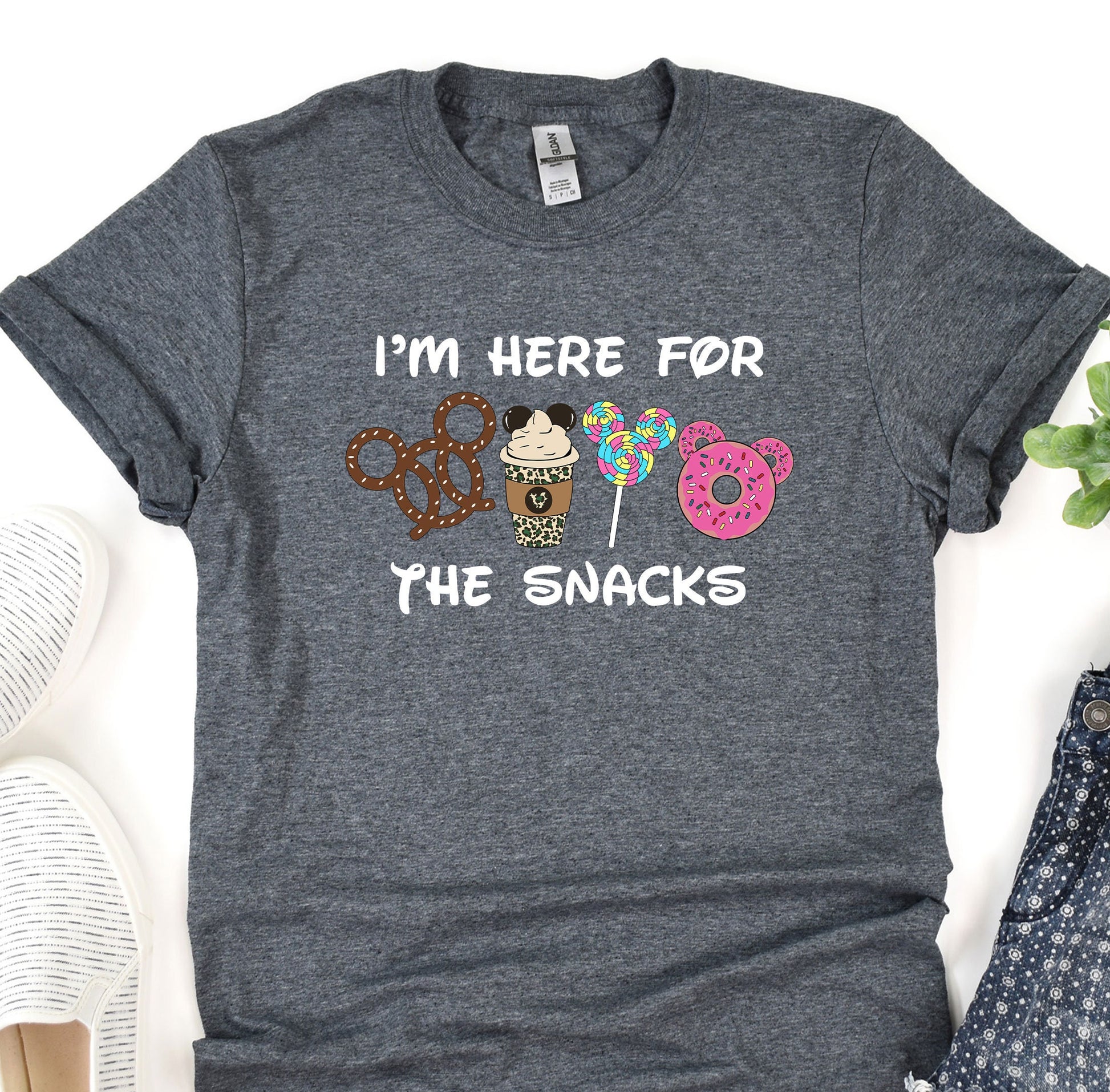 i&#39;m here for the snacks t - shirt