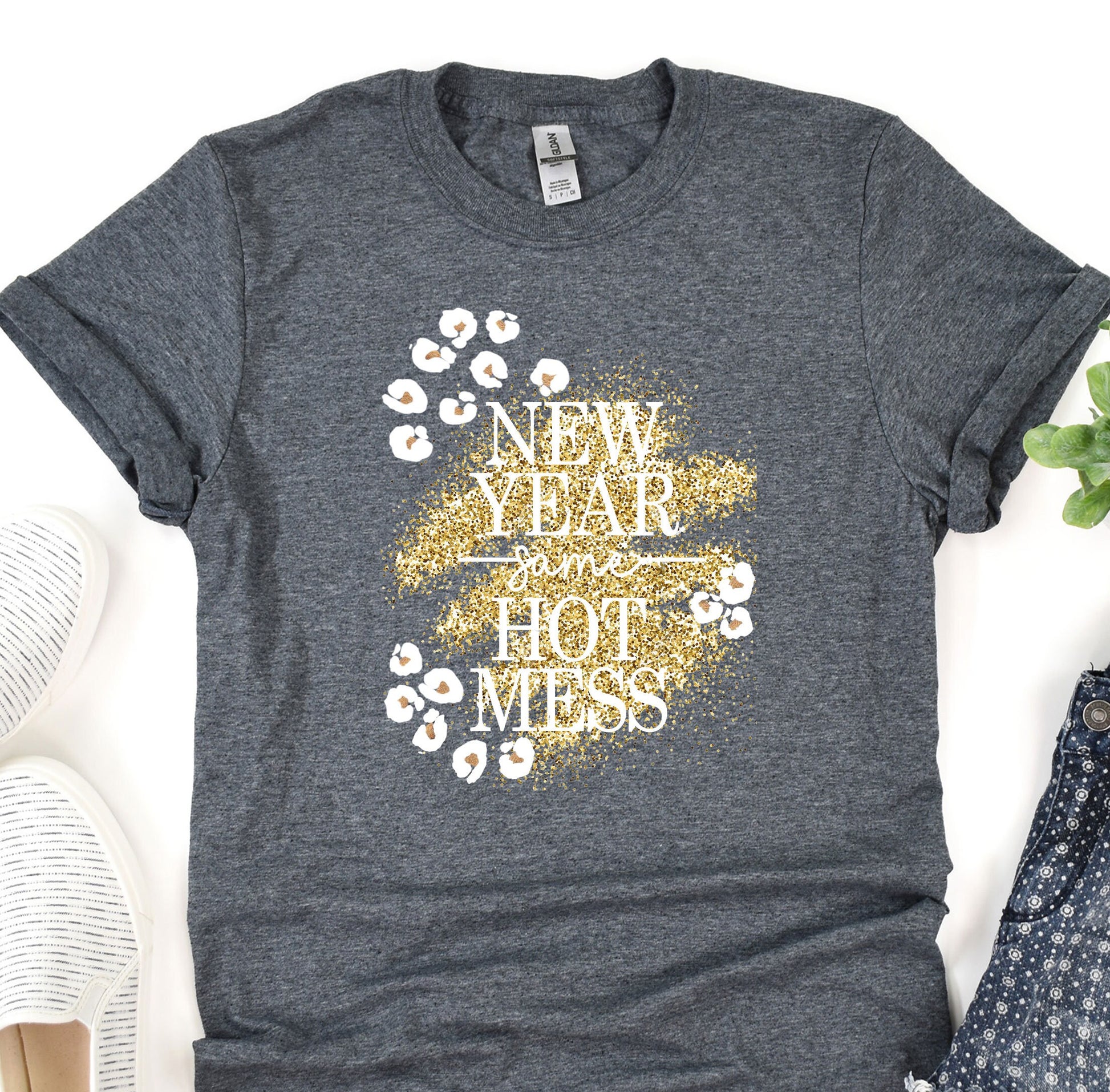 a t - shirt that says new year, hot mess