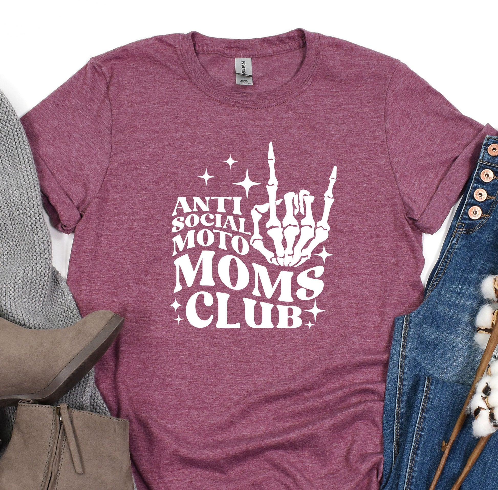 a t - shirt that says anti social moto moms club