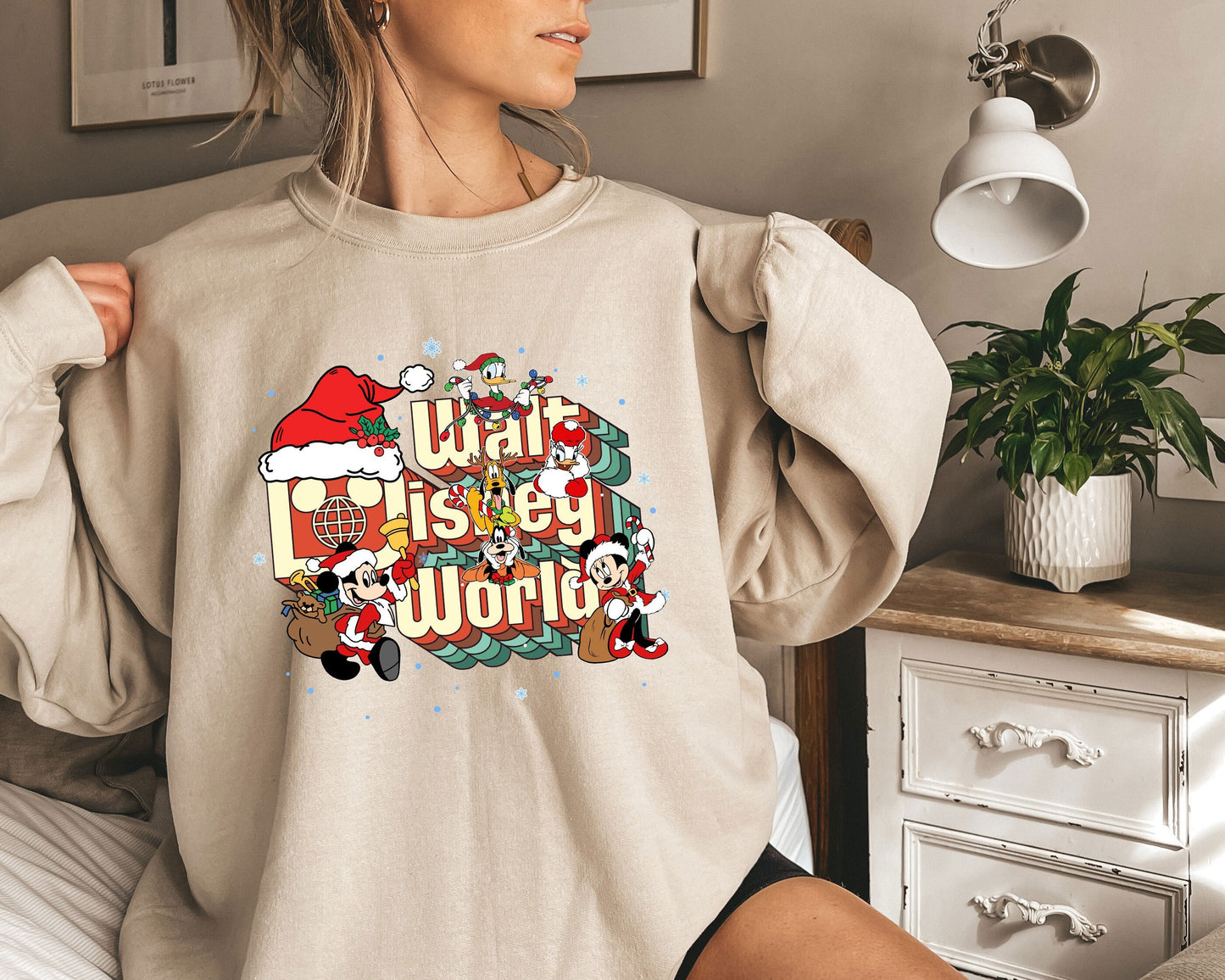 Vintage Retro Disney World Sweatshirt, Retro Walt Disney World, Mickey and Friend, Disneyland Sweat, Disney Family Hoodie, Magic Kingdom