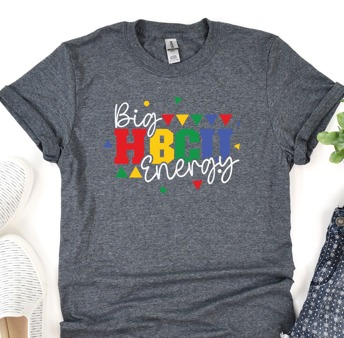 a t - shirt that says, big heart energy