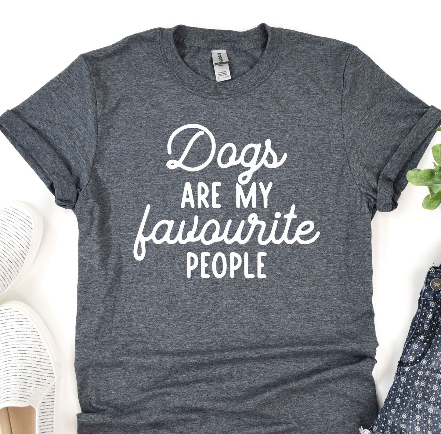 a t - shirt that says dogs are my favorite people