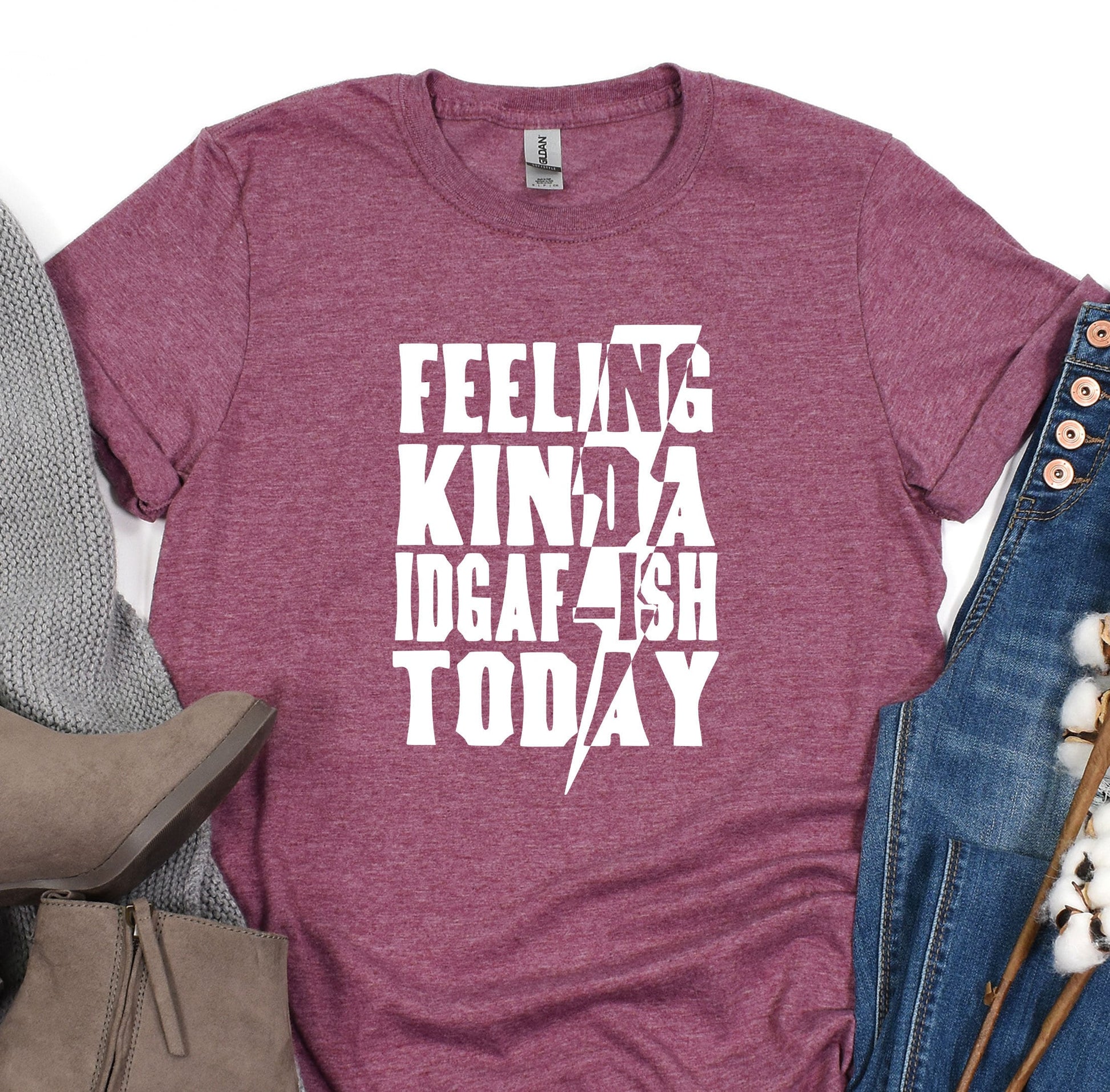 a t - shirt that says feeling kinda ideal today