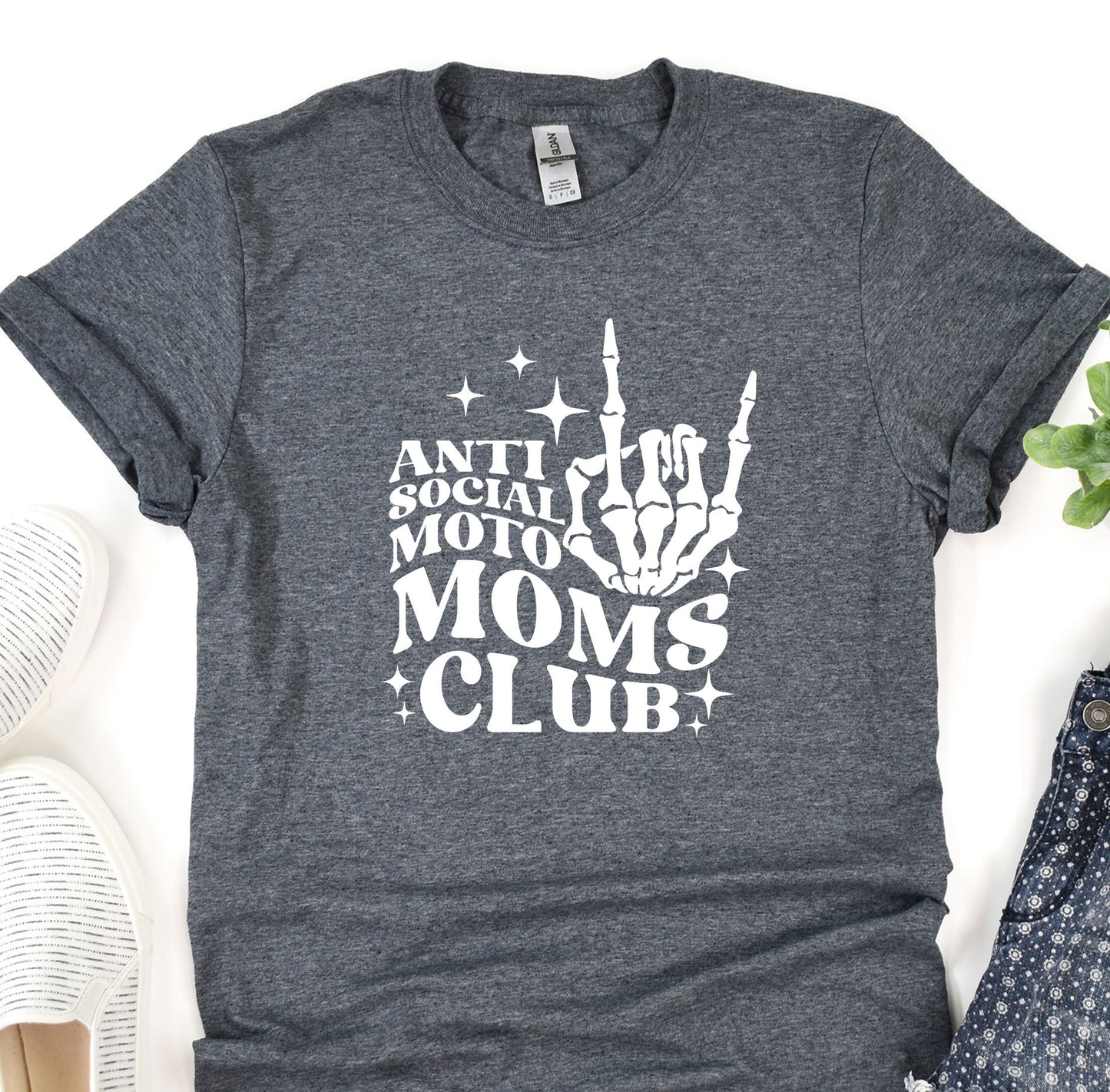 a t - shirt that says anti social moto moms club