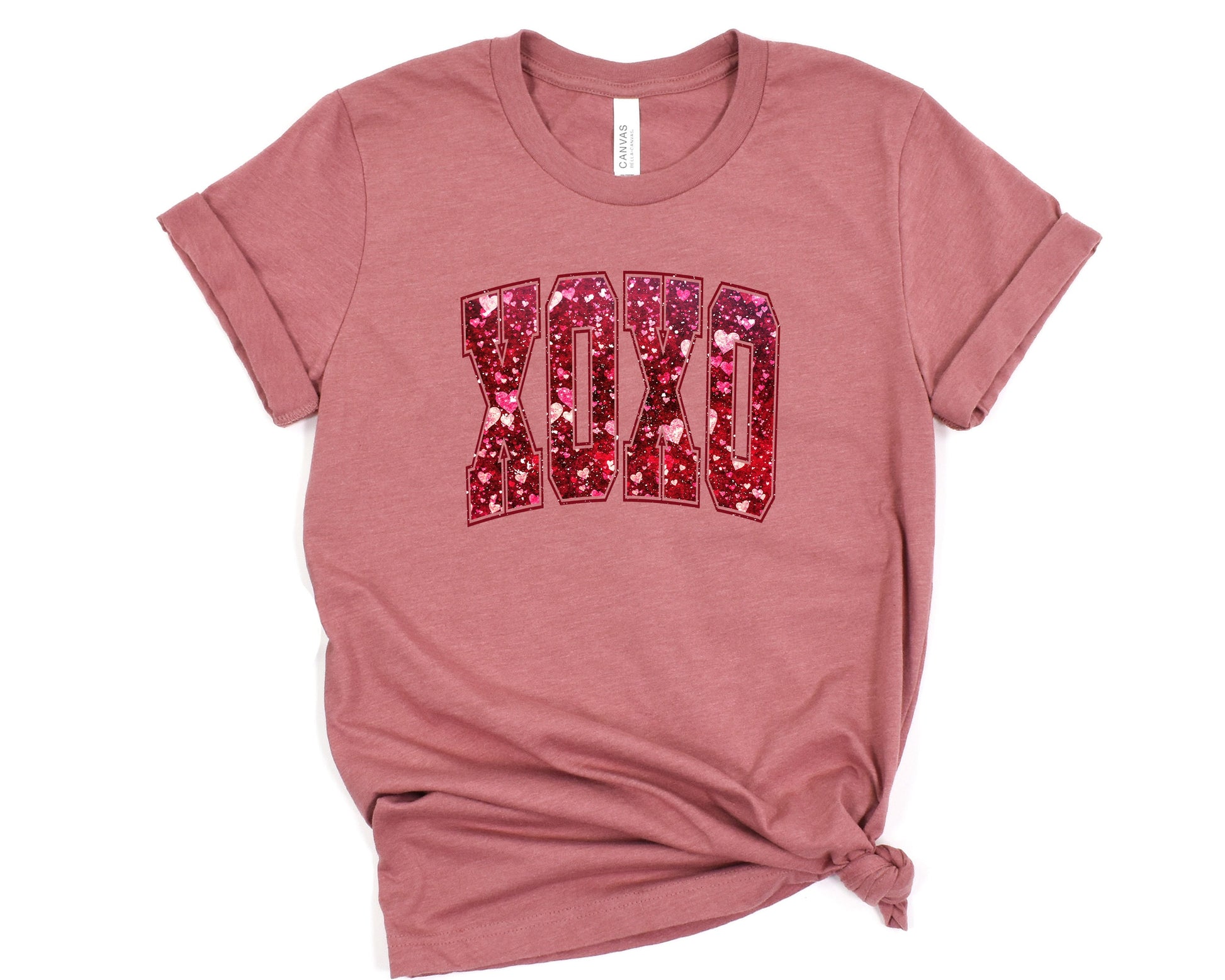 a t - shirt with the word mom printed on it