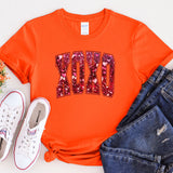 a pair of jeans and a t - shirt with the word dad on it
