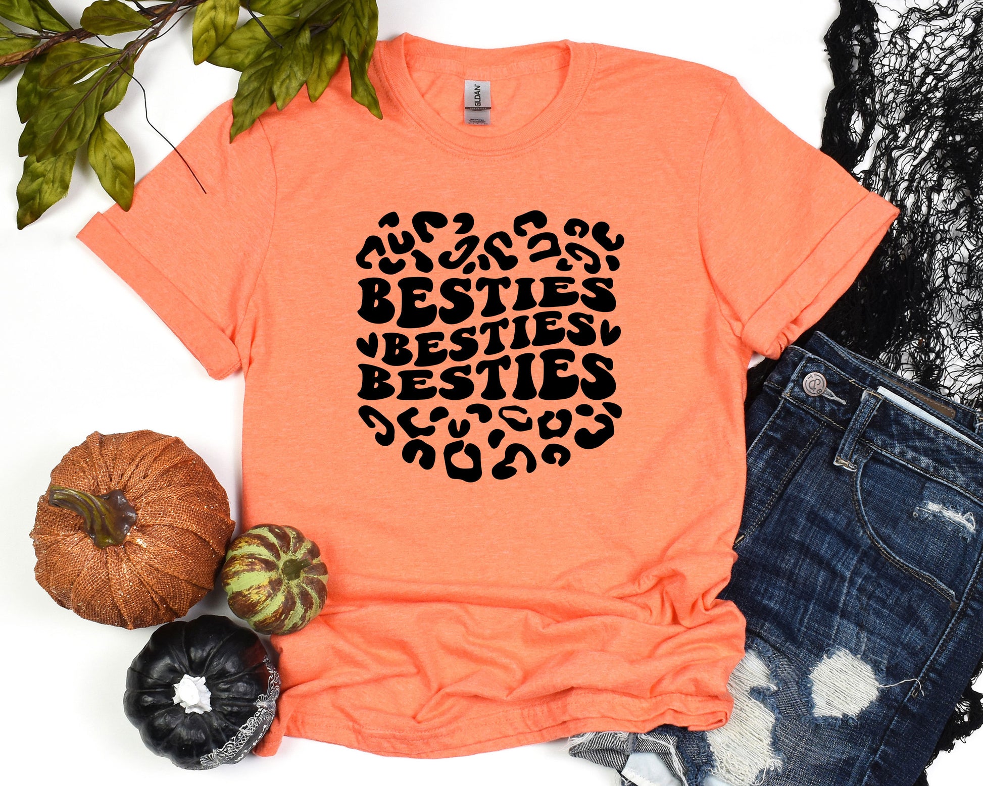 a t - shirt that says besties besties on it