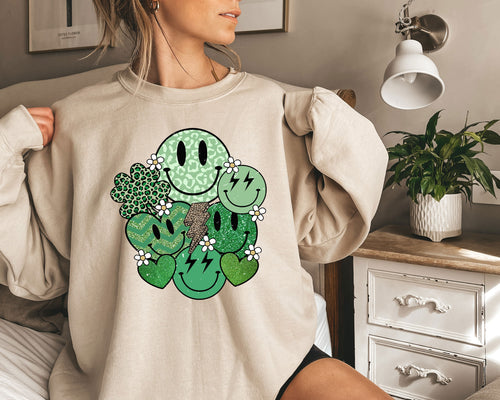 St Patty’s Day Green Smile Sweatshirt, Irish Shamrock Crewneck, Saint Patricks Day Hoodie For Women, St Patricks Sweater Decor, Leopard